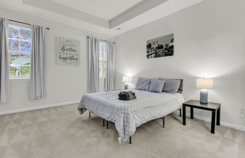 Quiet 3 Bedroom Escape in Ladson with 2 Car Garage - Foto 7