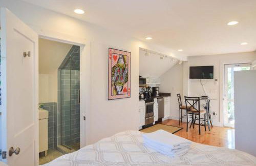 3 Newly Renovated Condos w Water Views - Foto 21