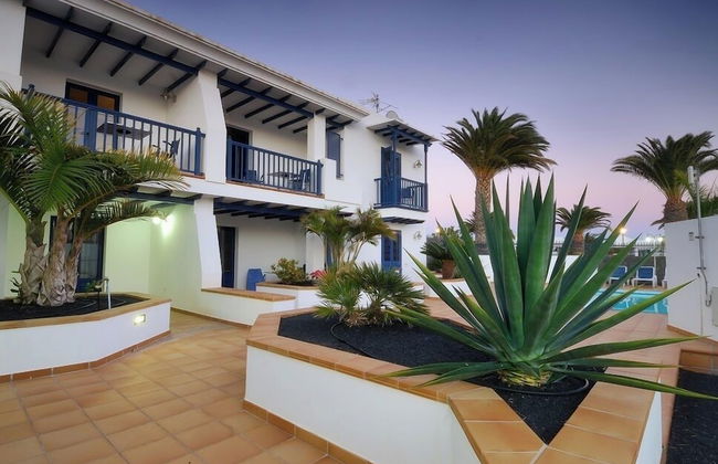 Immaculate 2-bed Apartment No 5 in Playa Blanca - Photo 1