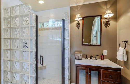 Family Fun Retreat in Wine Country - Epic Game Room - Pool - Spa - Foto 10