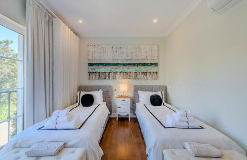 5 star Luxury Palmview apartment with large terrace and communal pool - Foto 25
