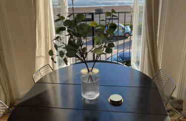 Seaview flat with balcony, spacious 2 bedroom - Foto 9