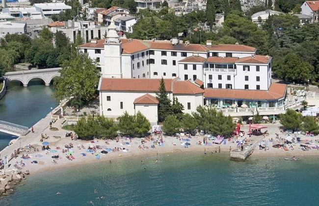 Adorable Holiday Home With Private Pool & Terrace With Barbecue - Foto 33