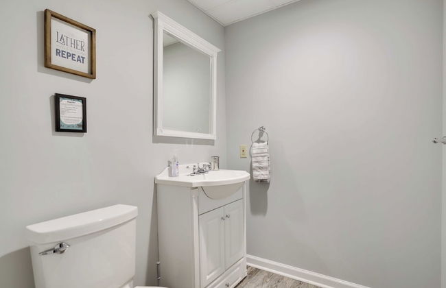 The Nest at Pinecrest by Avantstay Spacious Deck, Game Room, Fire Pit - Foto 36