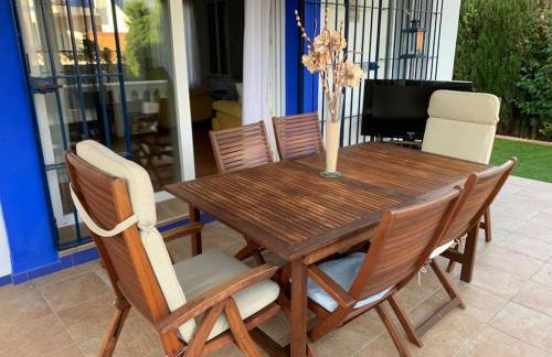 Chalet con piscina privada, parking y zona BBQ - Foto 21