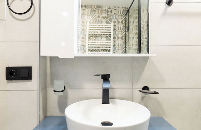 Chic & Modern 4BR Home in Old Tbilisi - Photo 20