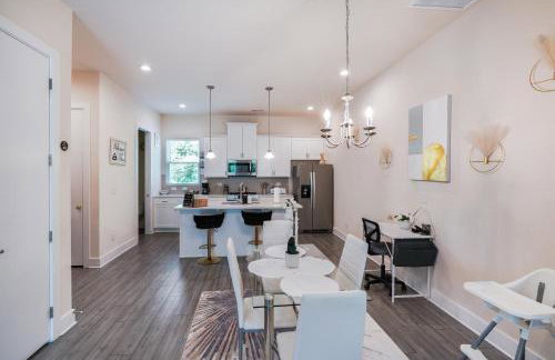 Stylish 3BR Home in CLT, Close to Downtown, Airport, WFH & Parking & Family Friendly & Business Ready - Foto 19