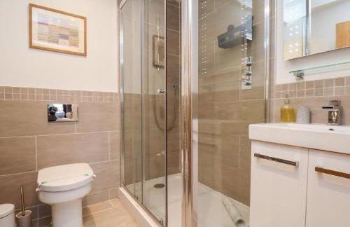 Mallard Engine Shed - Photo 23