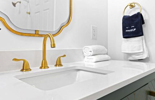 Charming 2nd-Floor Flat 3BR 2BA Free Parking - Foto 20