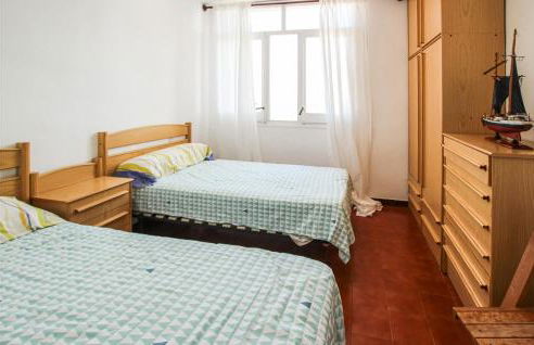 4 Bedroom Lovely Apartment In Cunit - Foto 11