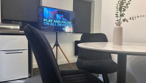 Adam Court Apartments - PE1 - Contractor Friendly - Choice of Studios or 1 Bed Apartments - Free Parking - Sofa Beds - Sky TV - Full Kitchen - Washer Dryer - WiFi - Foto 4, Other