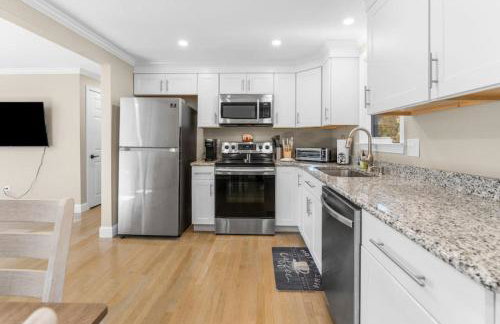 Cozy Spacious Home Walk to the Beach and 1 Mile to Downtown Hyannis - Photo 20