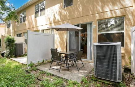 Family Friendly Townhome Near Attractions - Foto 17