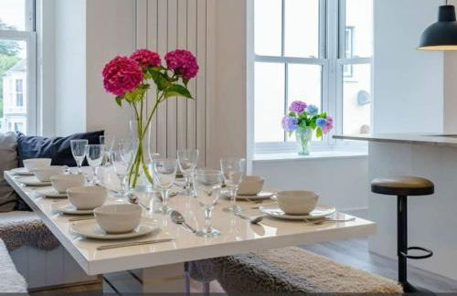 Tenby Heights, 5 en-suites, Parking & Garden - Photo 13