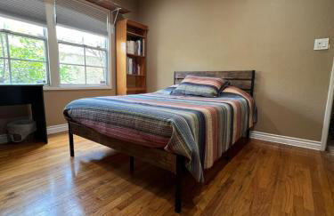 Lakewood beautiful 2 bedrooms with huge backyard - Photo 3