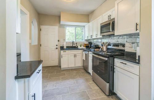 Where Classic Charm Meets Modern Serenity - Foto 11