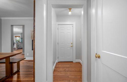 Stylish Durham Retreat - Walkable Sleeps 6 - Foto 37