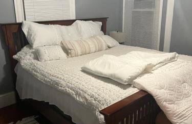 Quiet Two Bedroom in Convenient Location - Foto 2