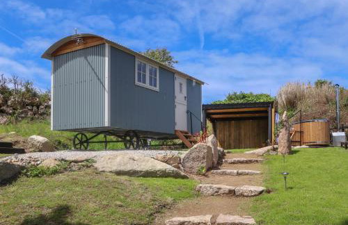 Bosulla Shepherds Hut - Photo 29