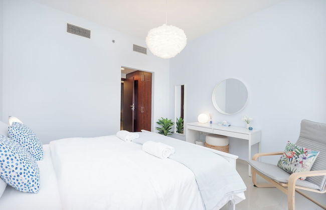 Contemporary Living by The Sea 2BD New Listing - Foto 2