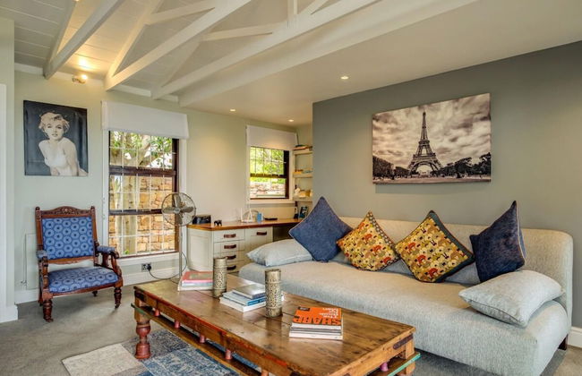 Spacious Apartment With Pool in Camps Bay - Photo 7