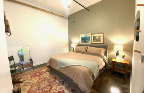 Modern City Loft Downtown Lynchburg VA LYH HUGE - Foto 40