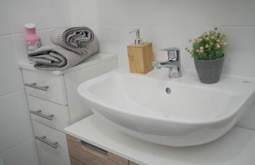 Apartment Ferienwohnung mit Grünem Blick Terrasse & Neu saniert Bordinghaus 24h Check-In in Freudenberg am Main - Foto 48