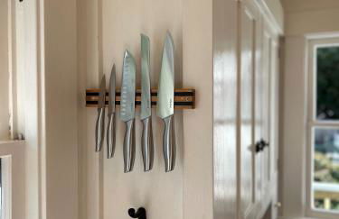 *Boho Bungalow-King-Backyard-Full Kitchen-W/D* - Foto 26