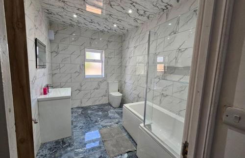 LUXE Villa Near NEC, BHX & Train - Foto 37