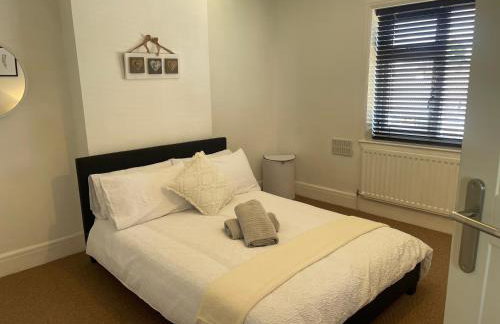 Delightful 2 bed detached home with secure parking - Foto 8