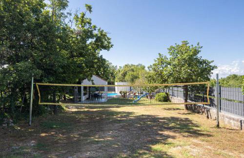 House Runjic w pool large garden and playground - Foto 24