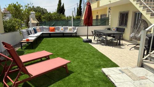 Moradia com escada e Jardim, Piscina Maio 2026 - Foto 1, sunbed, Garden view