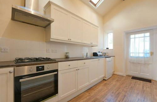 Stewart House - Photo 9