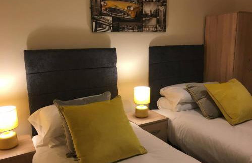 StayNEC Moat House Birmingham - For Company, Contractor and Leisure Stays - NEC, HS2, JLR, Airport - Foto 5