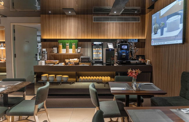 Pan Pacific Serviced Suites Beach Road, Singapore - Photo 30