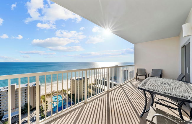 Crystal Tower Comfort Condos by Hosteeva - Photo 157