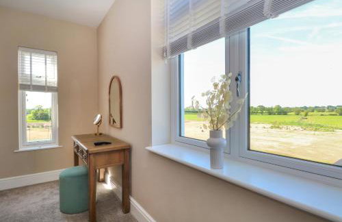 Meadow Manor And Spa - Photo 44