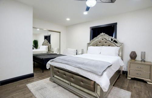 The Black and White House - Foto 8