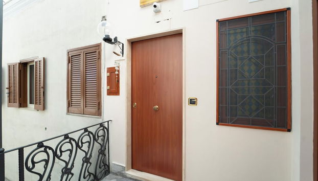 Casa Raffaela with Terrace by Wonderful Italy - Foto 3, Entrada interior