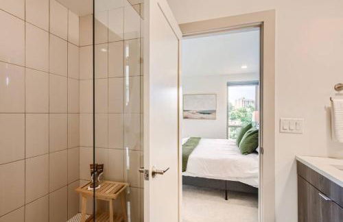 Upscale Townhome w/ Stunning Rooftop Views - Foto 10