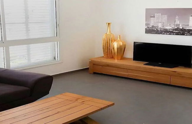 Luxury apt heart Bat-Yam 3 m walk beach - Foto 13