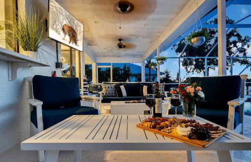 Lake Luxe Equine, Waterfront, Screened-in Pool, Hot Tub - Lake Views! Hosted By Relaxtay - Foto 18