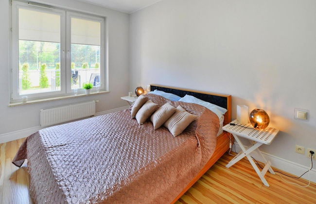 Comfortable Apartment, Ground Floor, Balcony - Photo 2