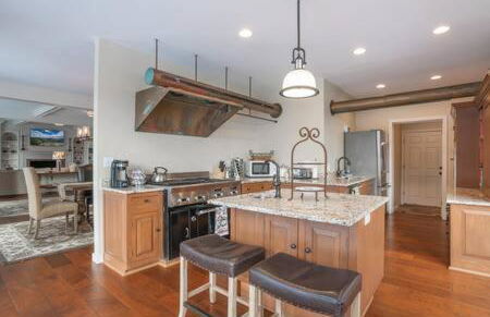 The Manor-Stunning Modern Farmhouse with Hot Tub - Foto 20