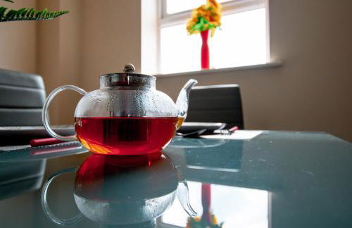 Chichele House, sleeps 8, Nr Rushden Lakes, allocated parking, corporate welcome - Foto 12