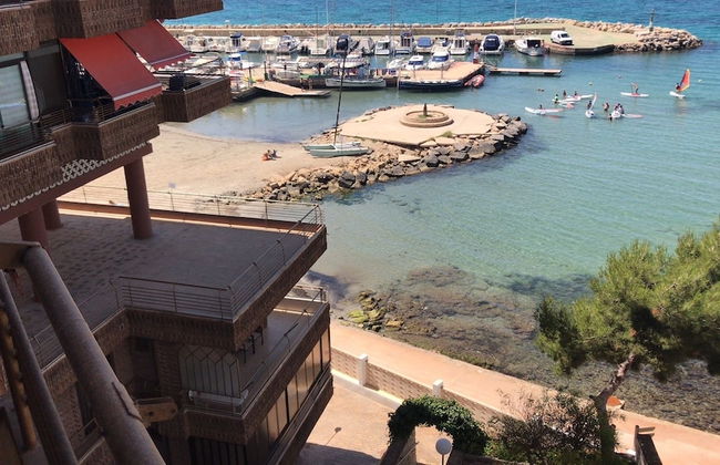 First Line Beach Apartment Alicante - Photo 16