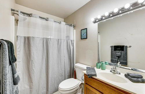 Patio and Hot Tub Home 6 Mi to Downtown Brownsville - Foto 16