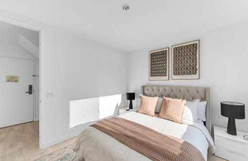 Lavish Two-Story Retreat in the Heart of Manhattan - Foto 28