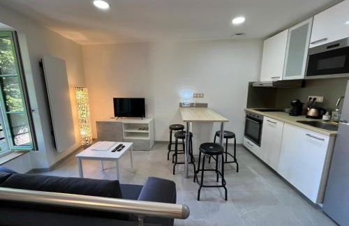 Maison au pied du château + parking privé - Photo 1