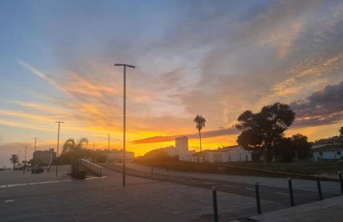 Nice beachside 2-BD apt near Barcelona - Foto 39